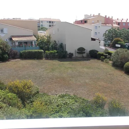 Nice Studio In Cap D'agde With Balcon Апартаменти